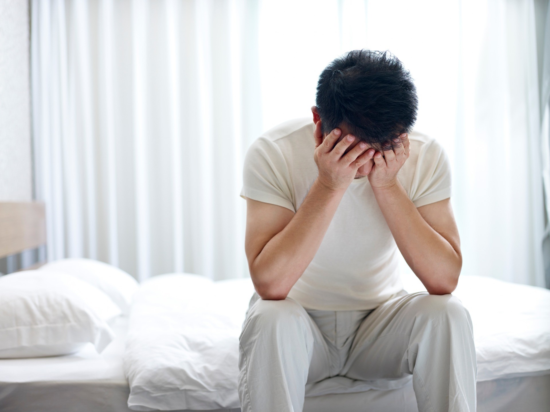 夜眠れない原因と改善のコツ｜不眠解消のためのセルフケア解説